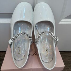 Excellent Condition Big Girls Dress Shoes Color: White Spring/ Events/Party